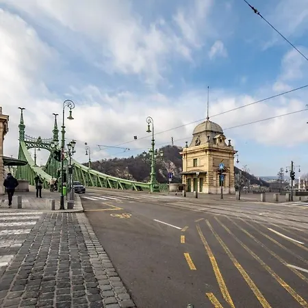Very - Cozy Budapest