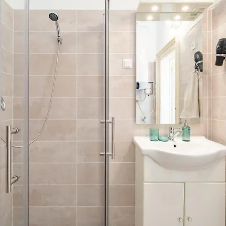 Very - Cozy Budapest