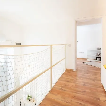 Very - Cozy בודפשט